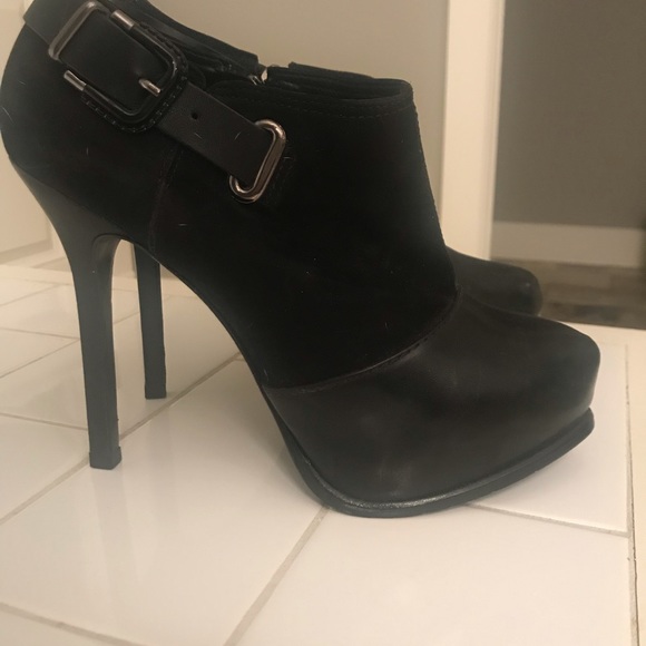 Sexy black suede/leather bootie - Picture 3 of 3